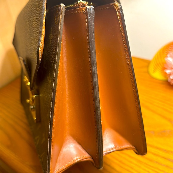 Authentic Louis Vuitton Messenger bag. - Picture 11 of 13